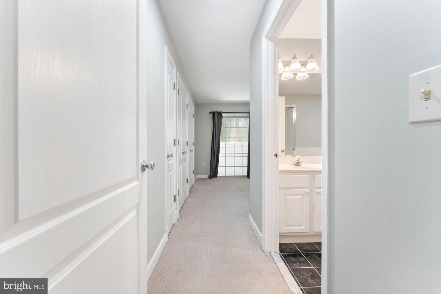 6908 FAIRFAX DR #202, ARLINGTON, Virginia 22213, 2 Bedrooms Bedrooms, ,2 BathroomsBathrooms,Residential,For sale,6908 FAIRFAX DR #202,VAAR2059422 MLS # VAAR2059422