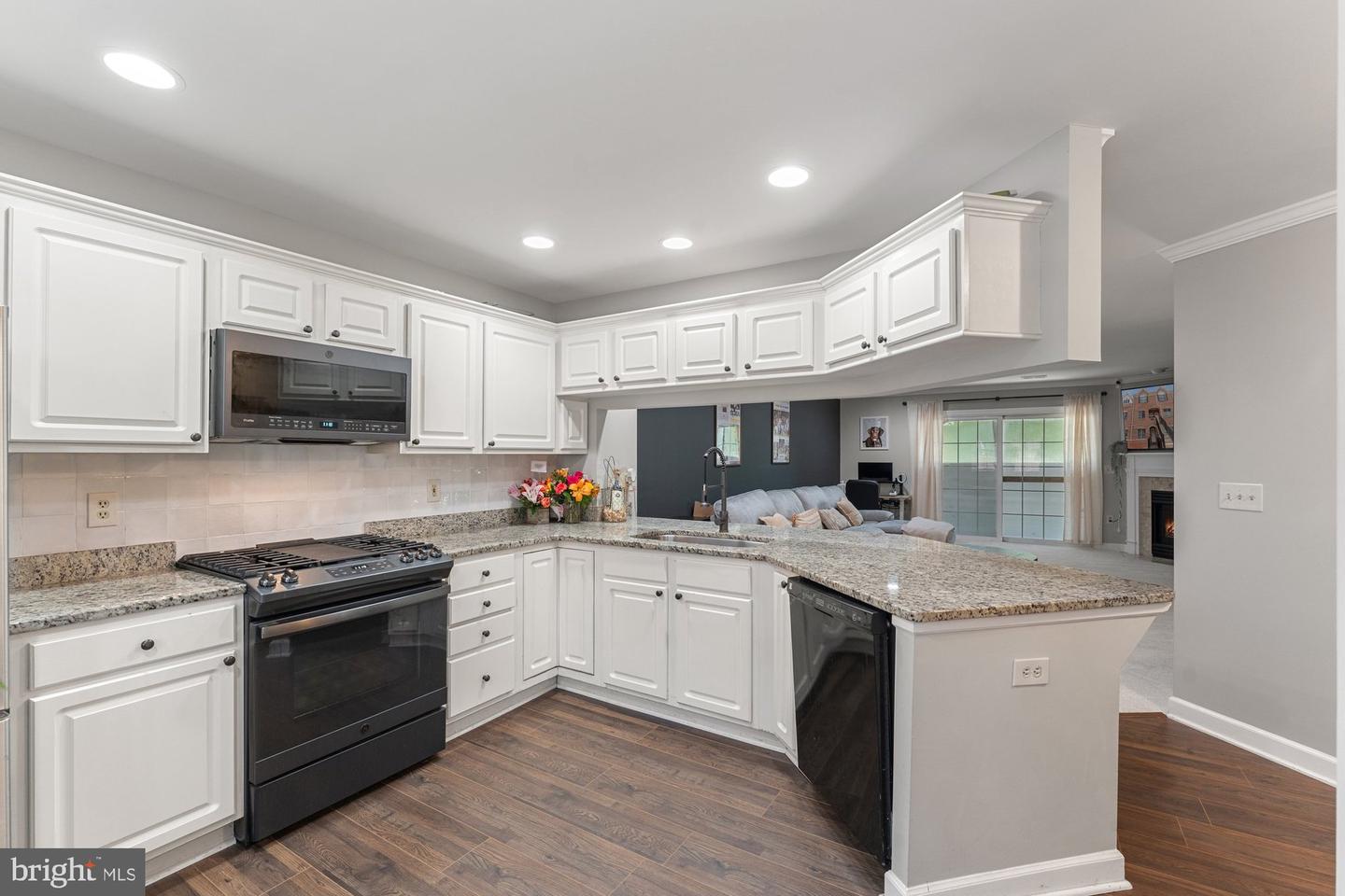 6908 FAIRFAX DR #202, ARLINGTON, Virginia 22213, 2 Bedrooms Bedrooms, ,2 BathroomsBathrooms,Residential,For sale,6908 FAIRFAX DR #202,VAAR2059422 MLS # VAAR2059422