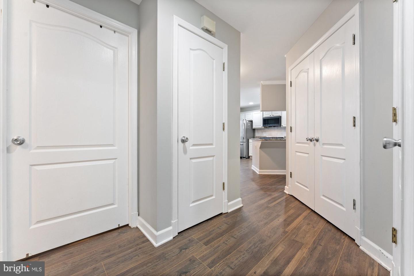6908 FAIRFAX DR #202, ARLINGTON, Virginia 22213, 2 Bedrooms Bedrooms, ,2 BathroomsBathrooms,Residential,For sale,6908 FAIRFAX DR #202,VAAR2059422 MLS # VAAR2059422