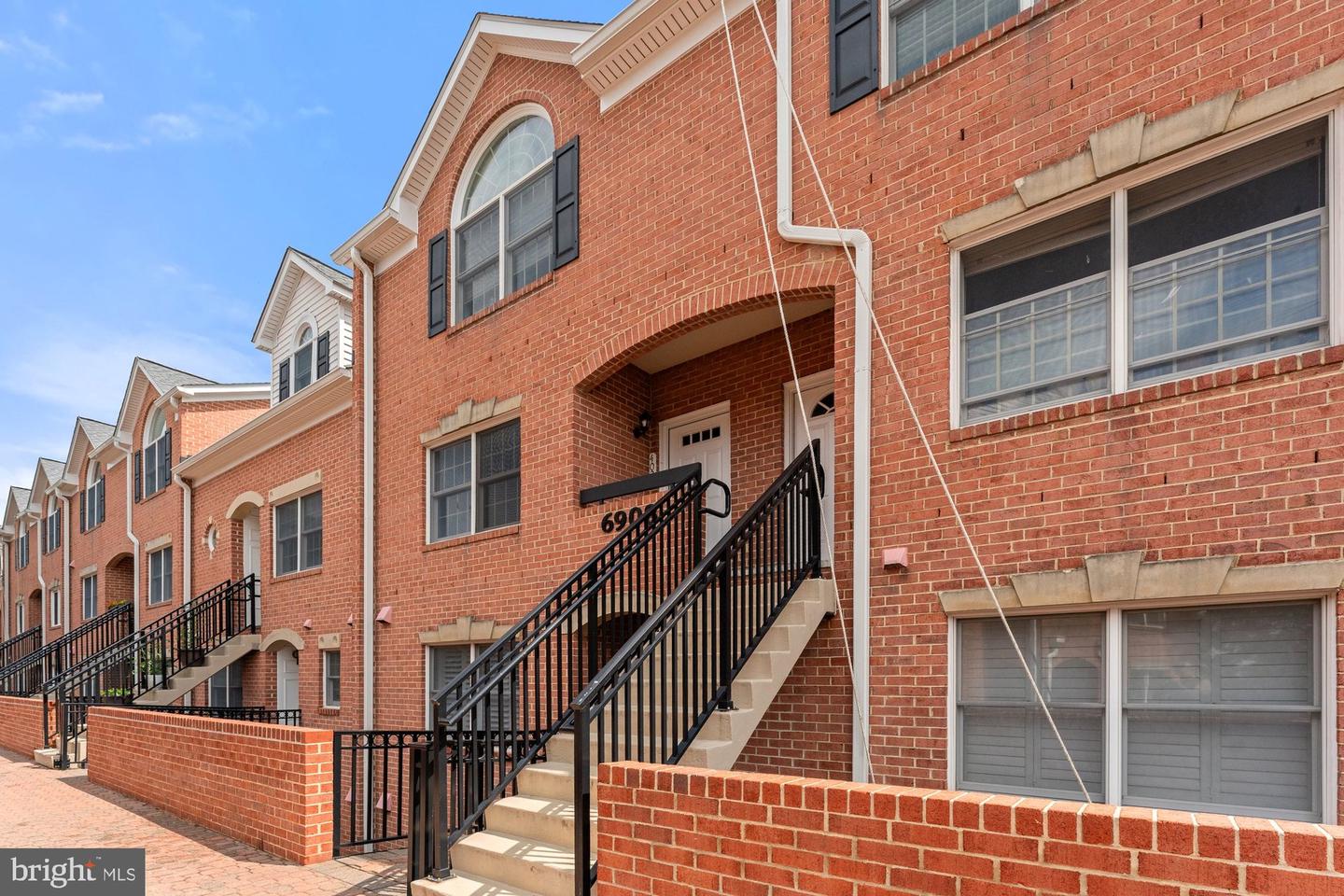 6908 FAIRFAX DR #202, ARLINGTON, Virginia 22213, 2 Bedrooms Bedrooms, ,2 BathroomsBathrooms,Residential,For sale,6908 FAIRFAX DR #202,VAAR2059422 MLS # VAAR2059422