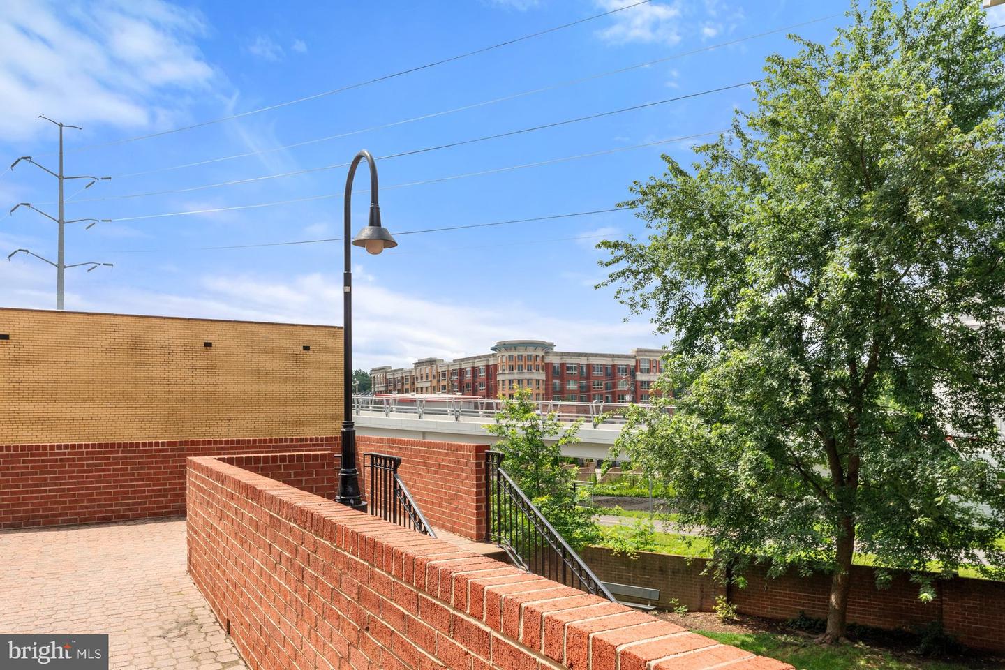 6908 FAIRFAX DR #202, ARLINGTON, Virginia 22213, 2 Bedrooms Bedrooms, ,2 BathroomsBathrooms,Residential,For sale,6908 FAIRFAX DR #202,VAAR2059422 MLS # VAAR2059422