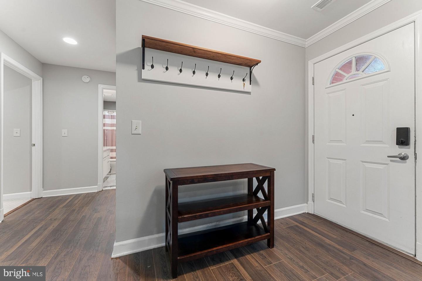 6908 FAIRFAX DR #202, ARLINGTON, Virginia 22213, 2 Bedrooms Bedrooms, ,2 BathroomsBathrooms,Residential,For sale,6908 FAIRFAX DR #202,VAAR2059422 MLS # VAAR2059422