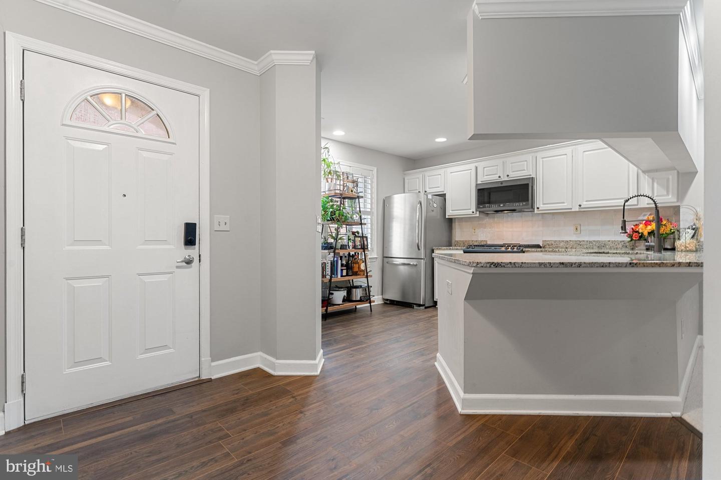 6908 FAIRFAX DR #202, ARLINGTON, Virginia 22213, 2 Bedrooms Bedrooms, ,2 BathroomsBathrooms,Residential,For sale,6908 FAIRFAX DR #202,VAAR2059422 MLS # VAAR2059422