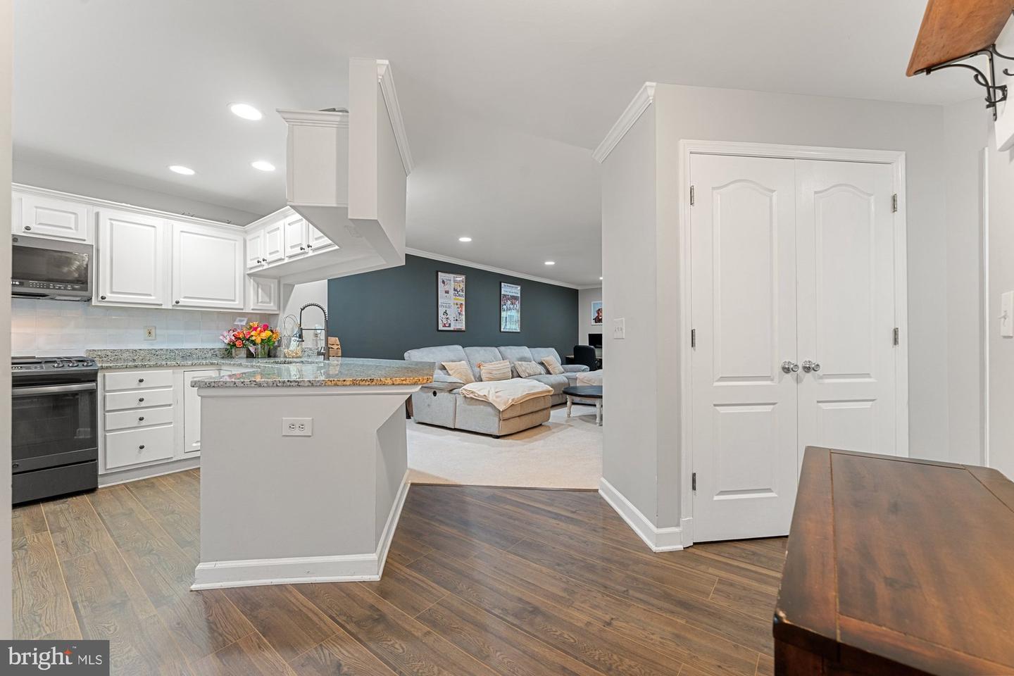 6908 FAIRFAX DR #202, ARLINGTON, Virginia 22213, 2 Bedrooms Bedrooms, ,2 BathroomsBathrooms,Residential,For sale,6908 FAIRFAX DR #202,VAAR2059422 MLS # VAAR2059422