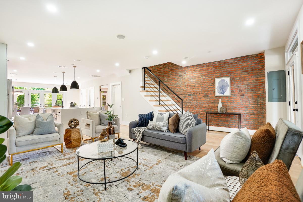 4214 14TH ST NW, WASHINGTON, District Of Columbia 20011, 5 Bedrooms Bedrooms, ,4 BathroomsBathrooms,Residential,For sale,4214 14TH ST NW,DCDC2206332 MLS # DCDC2206332