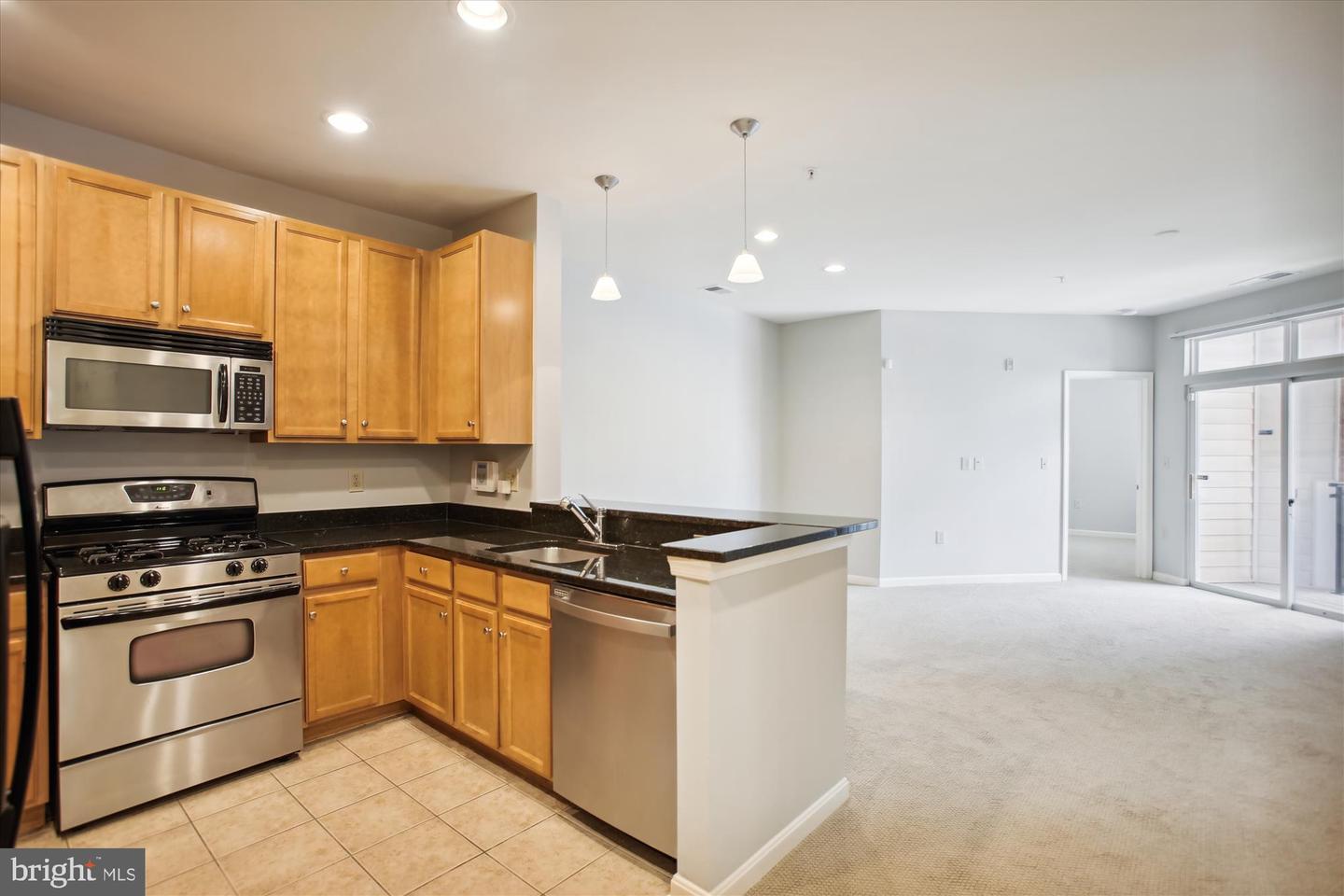 2655 PROSPERITY AVE #100, FAIRFAX, Virginia 22031, 2 Bedrooms Bedrooms, ,1 BathroomBathrooms,Residential,For sale,2655 PROSPERITY AVE #100,VAFX2249810 MLS # VAFX2249810