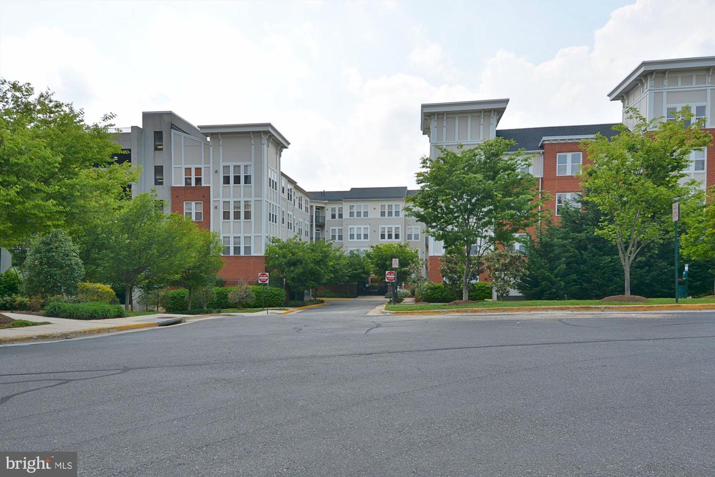2655 PROSPERITY AVE #100, FAIRFAX, Virginia 22031, 2 Bedrooms Bedrooms, ,1 BathroomBathrooms,Residential,For sale,2655 PROSPERITY AVE #100,VAFX2249810 MLS # VAFX2249810