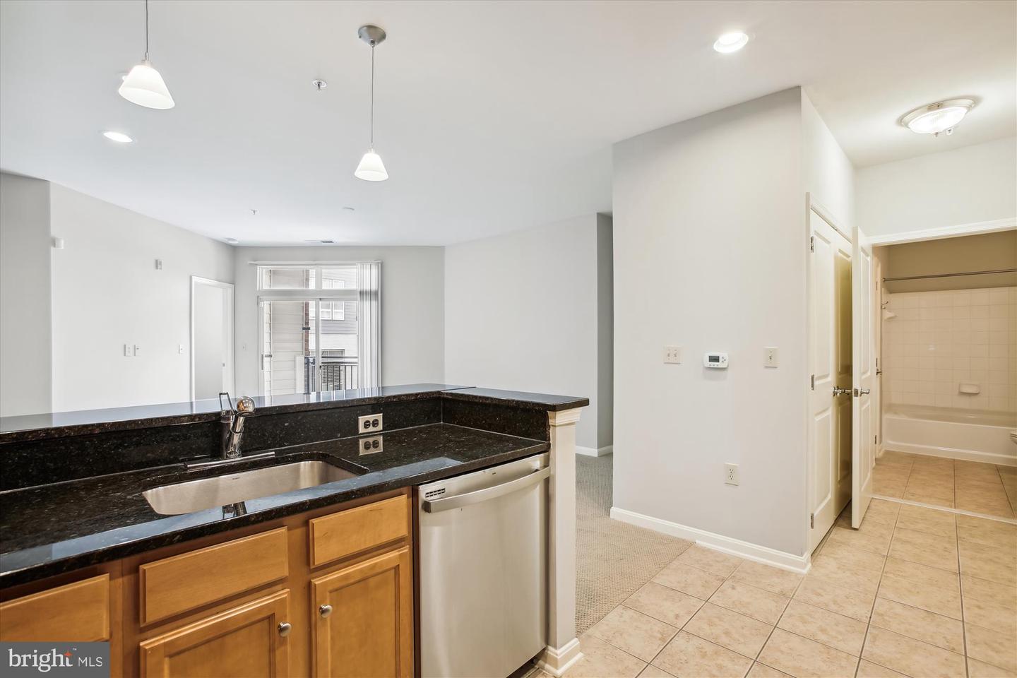 2655 PROSPERITY AVE #100, FAIRFAX, Virginia 22031, 2 Bedrooms Bedrooms, ,1 BathroomBathrooms,Residential,For sale,2655 PROSPERITY AVE #100,VAFX2249810 MLS # VAFX2249810