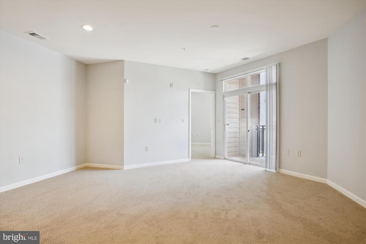 2655 PROSPERITY AVE #100, FAIRFAX, Virginia 22031, 2 Bedrooms Bedrooms, ,1 BathroomBathrooms,Residential,For sale,2655 PROSPERITY AVE #100,VAFX2249810 MLS # VAFX2249810