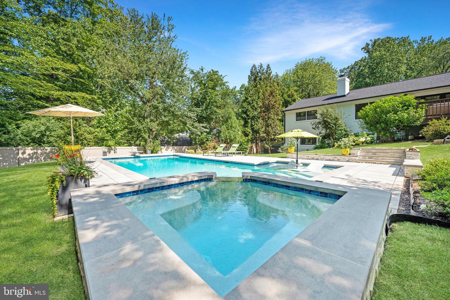 6219 BEACHWAY DR, FALLS CHURCH, Virginia 22041, 3 Bedrooms Bedrooms, ,2 BathroomsBathrooms,Residential,For sale,6219 BEACHWAY DR,VAFX2249882 MLS # VAFX2249882