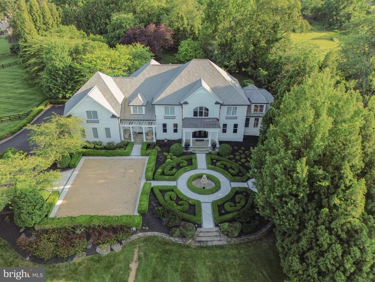 16717 WHIRLAWAY CT, LEESBURG, Virginia 20176, 5 Bedrooms Bedrooms, ,4 BathroomsBathrooms,Residential,For sale,16717 WHIRLAWAY CT,VALO2100290 MLS # VALO2100290