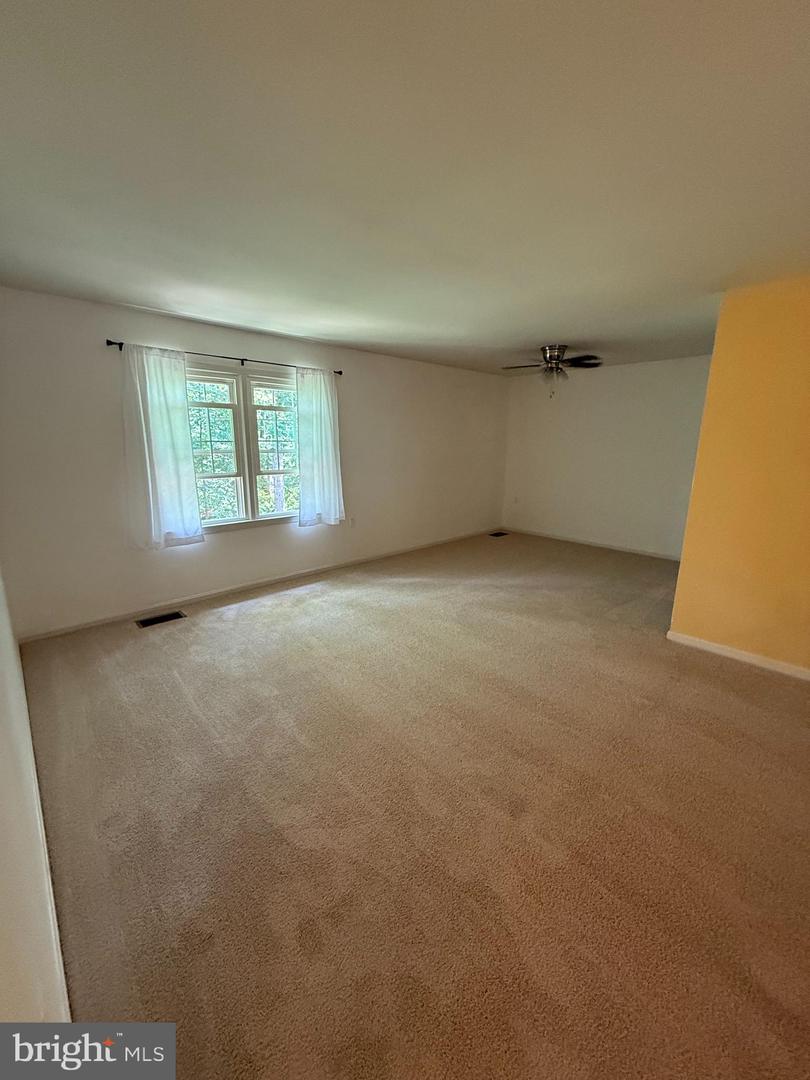 12157 PINENEEDLE CT, WOODBRIDGE, Virginia 22192, 4 Bedrooms Bedrooms, ,3 BathroomsBathrooms,Residential,For sale,12157 PINENEEDLE CT,VAPW2097756 MLS # VAPW2097756