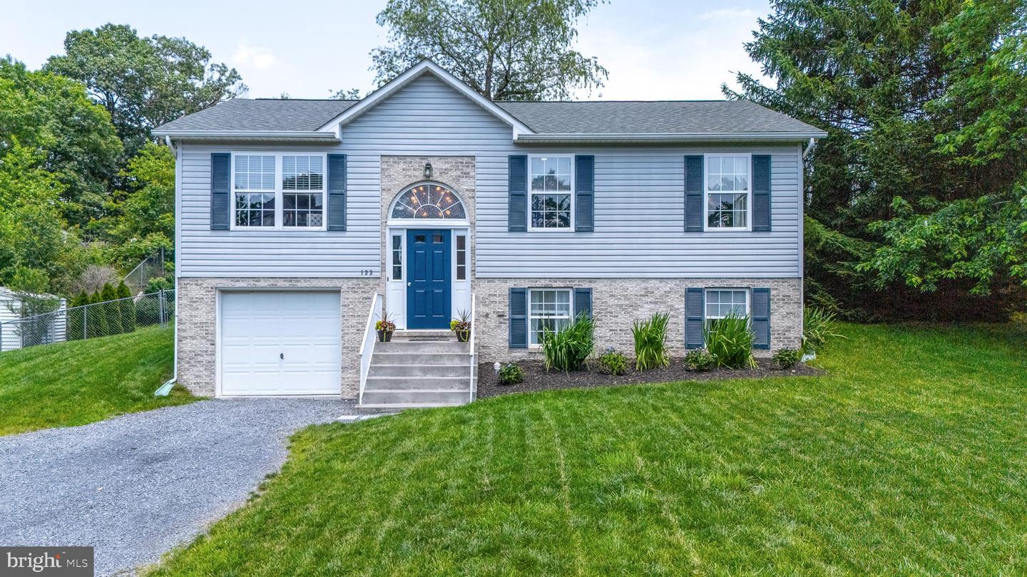 133 WOODROW RD, WINCHESTER, Virginia 22602, 3 Bedrooms Bedrooms, ,3 BathroomsBathrooms,Residential,For sale,133 WOODROW RD,VAFV2035066 MLS # VAFV2035066