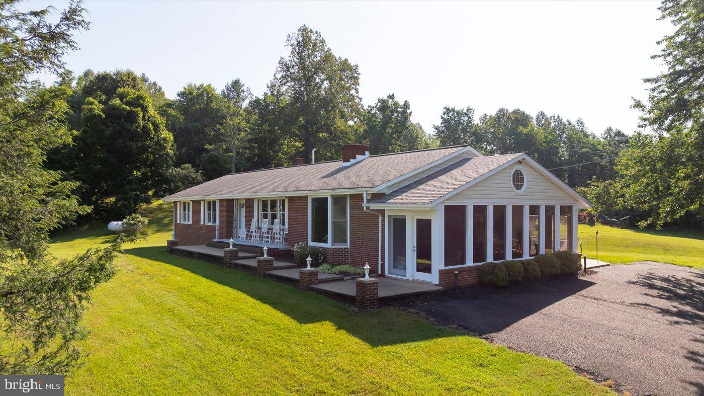 436 CASTLETON VIEW RD, CASTLETON, Virginia 22716, 4 Bedrooms Bedrooms, ,3 BathroomsBathrooms,Residential,For sale,436 CASTLETON VIEW RD,VARP2002152 MLS # VARP2002152