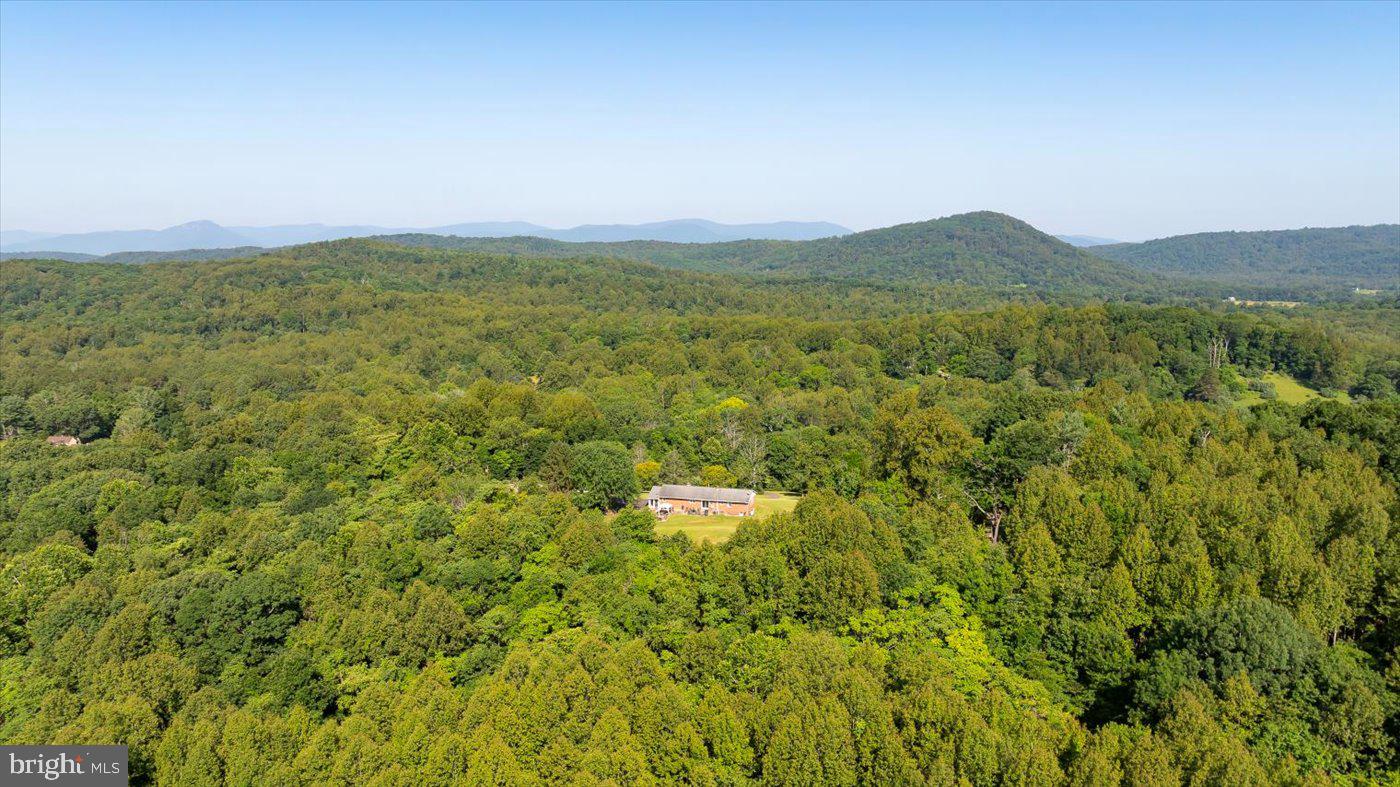 436 CASTLETON VIEW RD, CASTLETON, Virginia 22716, 4 Bedrooms Bedrooms, ,3 BathroomsBathrooms,Residential,For sale,436 CASTLETON VIEW RD,VARP2002152 MLS # VARP2002152