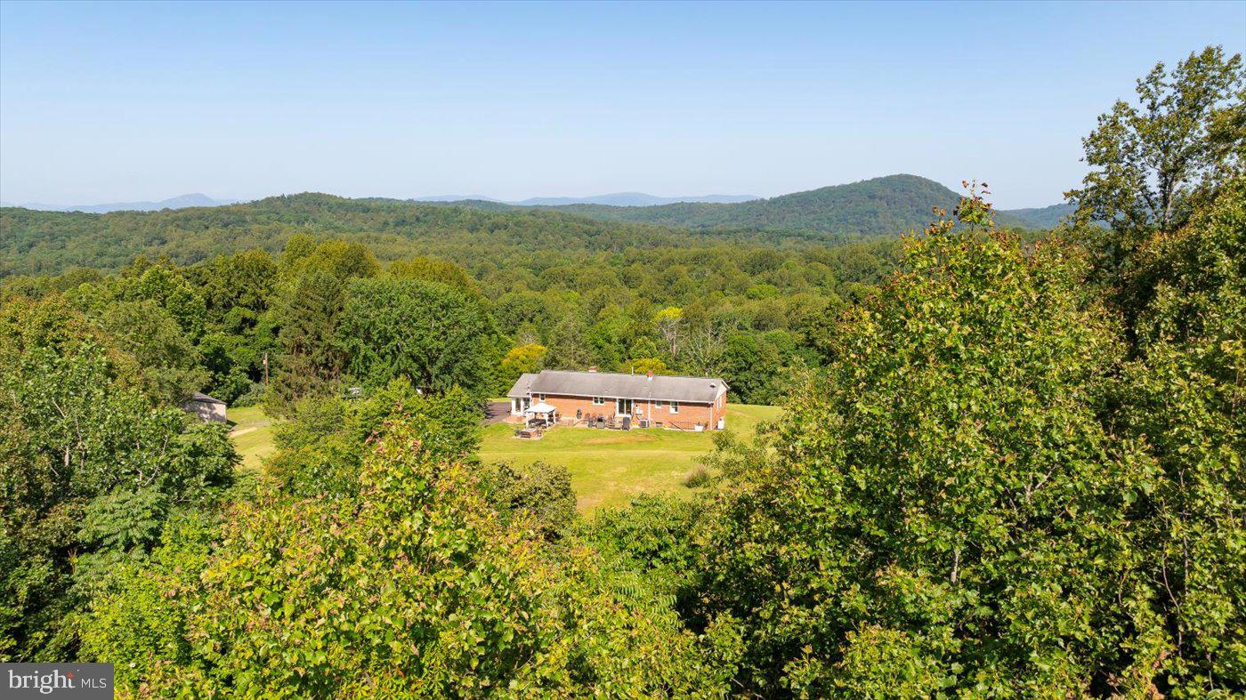 436 CASTLETON VIEW RD, CASTLETON, Virginia 22716, 4 Bedrooms Bedrooms, ,3 BathroomsBathrooms,Residential,For sale,436 CASTLETON VIEW RD,VARP2002152 MLS # VARP2002152
