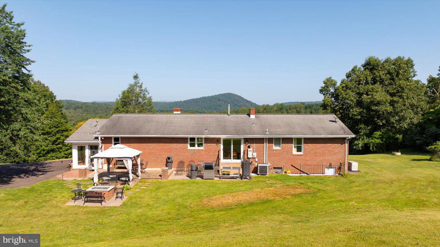 436 CASTLETON VIEW RD, CASTLETON, Virginia 22716, 4 Bedrooms Bedrooms, ,3 BathroomsBathrooms,Residential,For sale,436 CASTLETON VIEW RD,VARP2002152 MLS # VARP2002152