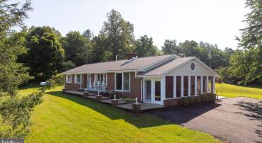 436 CASTLETON VIEW RD, CASTLETON, Virginia 22716, 4 Bedrooms Bedrooms, ,3 BathroomsBathrooms,Residential,For sale,436 CASTLETON VIEW RD,VARP2002152 MLS # VARP2002152