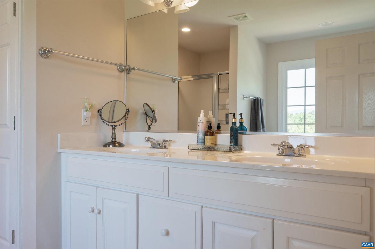 5080 SNOWY RIDGE LN, EARLYSVILLE, Virginia 22936, 4 Bedrooms Bedrooms, ,3 BathroomsBathrooms,Residential,For sale,5080 SNOWY RIDGE LN,666131 MLS # 666131