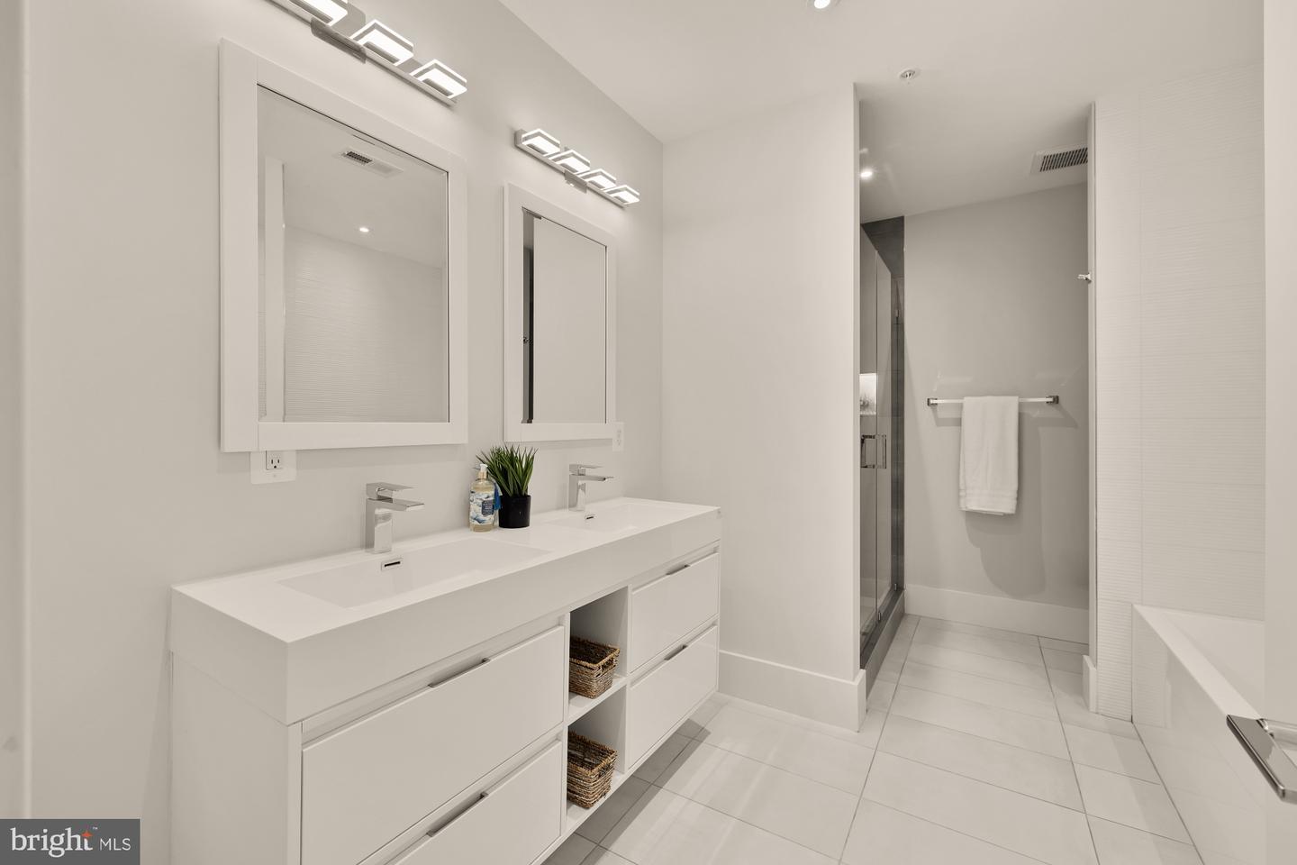 26 RHODE ISLAND AVE NW #1, WASHINGTON, District Of Columbia 20001, 3 Bedrooms Bedrooms, ,3 BathroomsBathrooms,Residential,For sale,26 RHODE ISLAND AVE NW #1,DCDC2207866 MLS # DCDC2207866