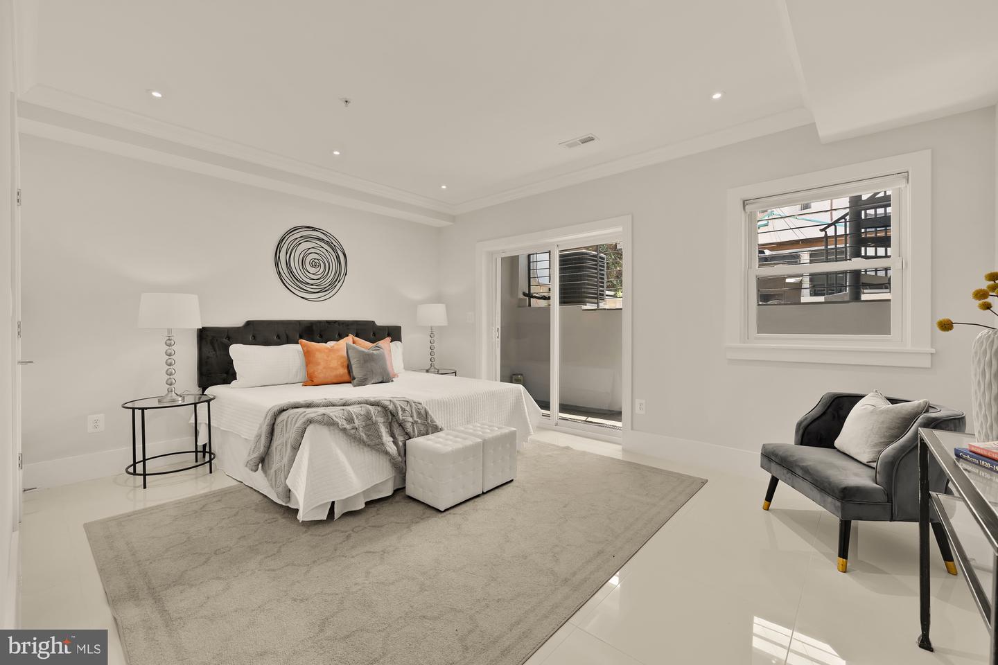 26 RHODE ISLAND AVE NW #1, WASHINGTON, District Of Columbia 20001, 3 Bedrooms Bedrooms, ,3 BathroomsBathrooms,Residential,For sale,26 RHODE ISLAND AVE NW #1,DCDC2207866 MLS # DCDC2207866