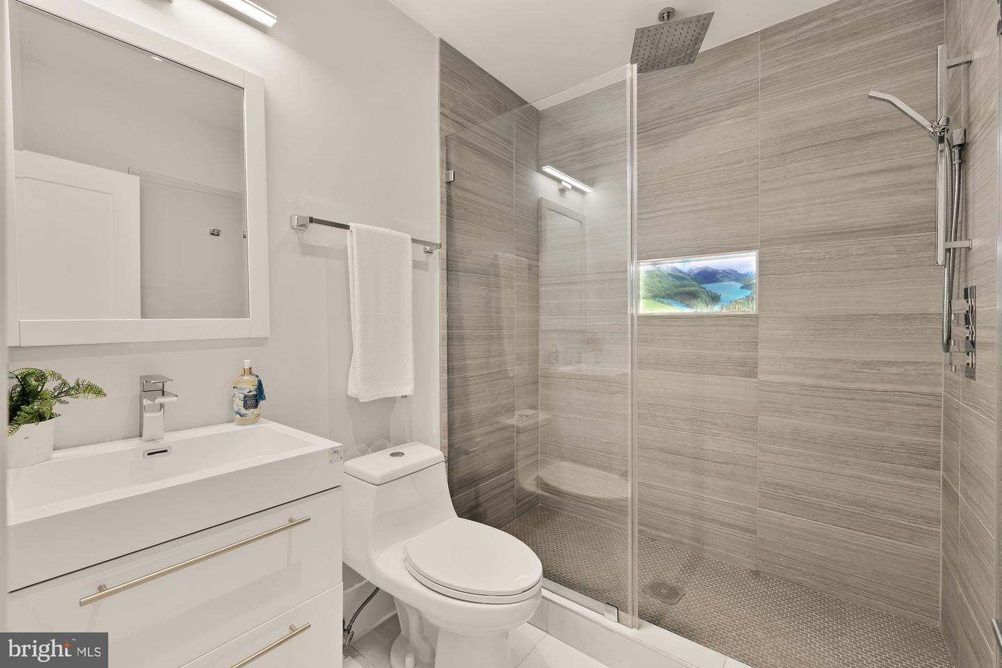 26 RHODE ISLAND AVE NW #1, WASHINGTON, District Of Columbia 20001, 3 Bedrooms Bedrooms, ,3 BathroomsBathrooms,Residential,For sale,26 RHODE ISLAND AVE NW #1,DCDC2207866 MLS # DCDC2207866
