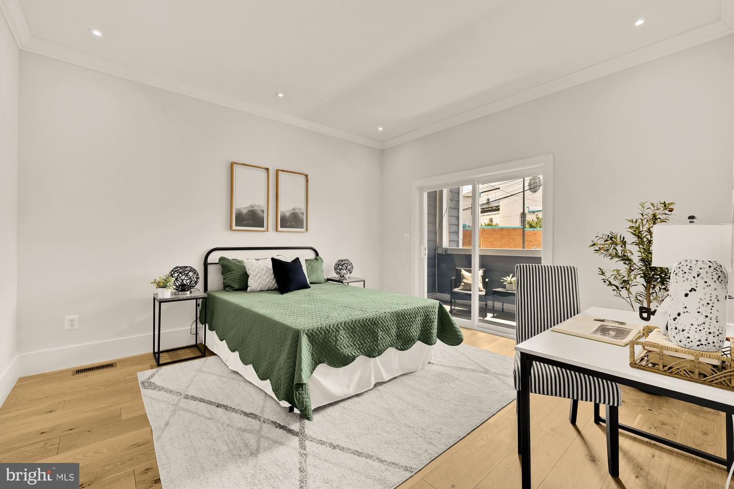 26 RHODE ISLAND AVE NW #1, WASHINGTON, District Of Columbia 20001, 3 Bedrooms Bedrooms, ,3 BathroomsBathrooms,Residential,For sale,26 RHODE ISLAND AVE NW #1,DCDC2207866 MLS # DCDC2207866