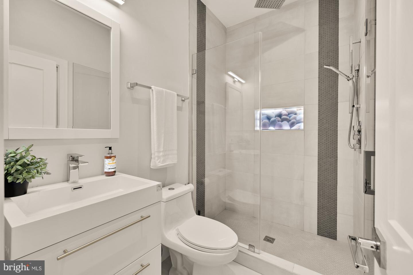 26 RHODE ISLAND AVE NW #1, WASHINGTON, District Of Columbia 20001, 3 Bedrooms Bedrooms, ,3 BathroomsBathrooms,Residential,For sale,26 RHODE ISLAND AVE NW #1,DCDC2207866 MLS # DCDC2207866