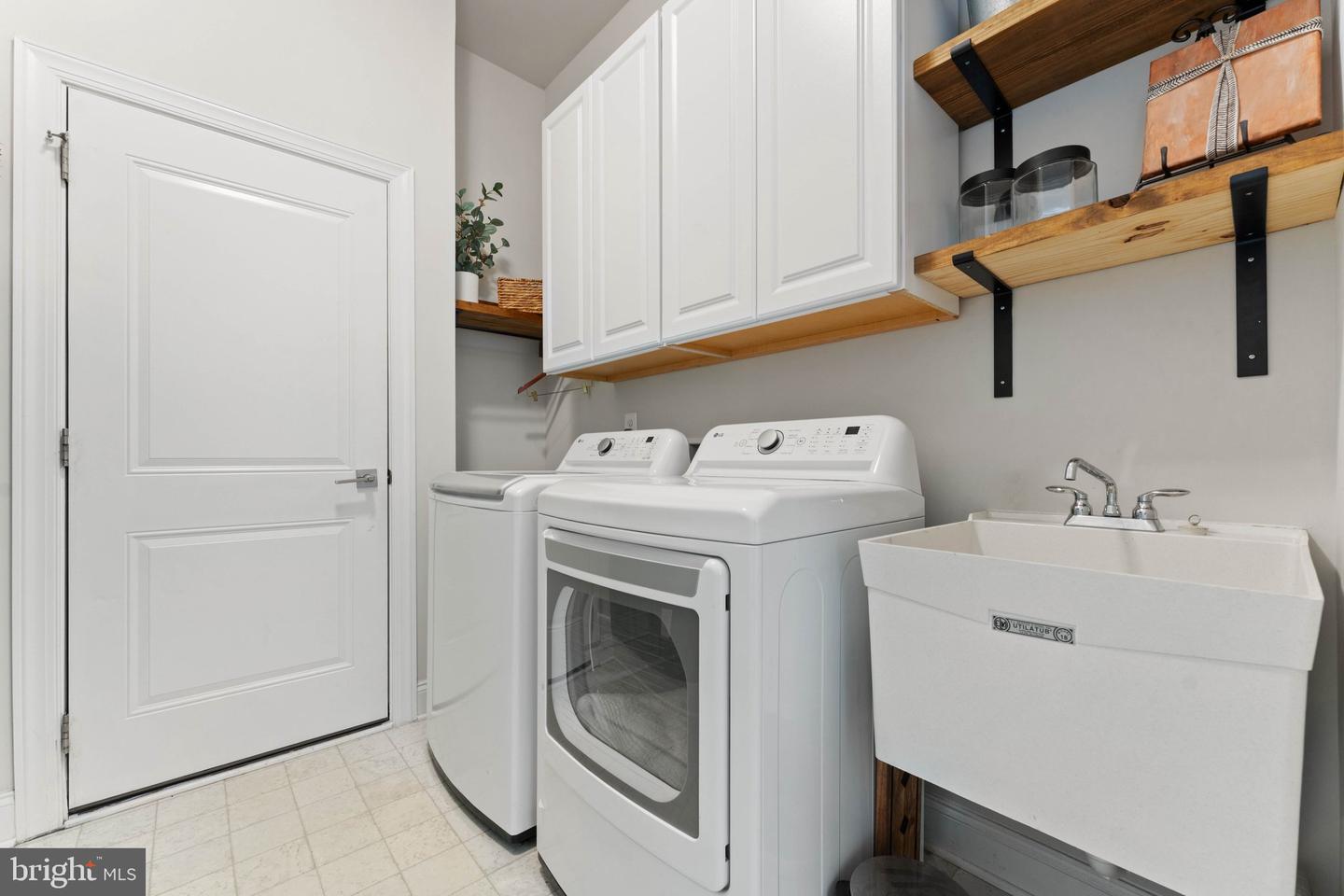 15350 CUTLER CREEK WAY, HAYMARKET, Virginia 20169, 3 Bedrooms Bedrooms, ,3 BathroomsBathrooms,Residential,For sale,15350 CUTLER CREEK WAY,VAPW2098042 MLS # VAPW2098042