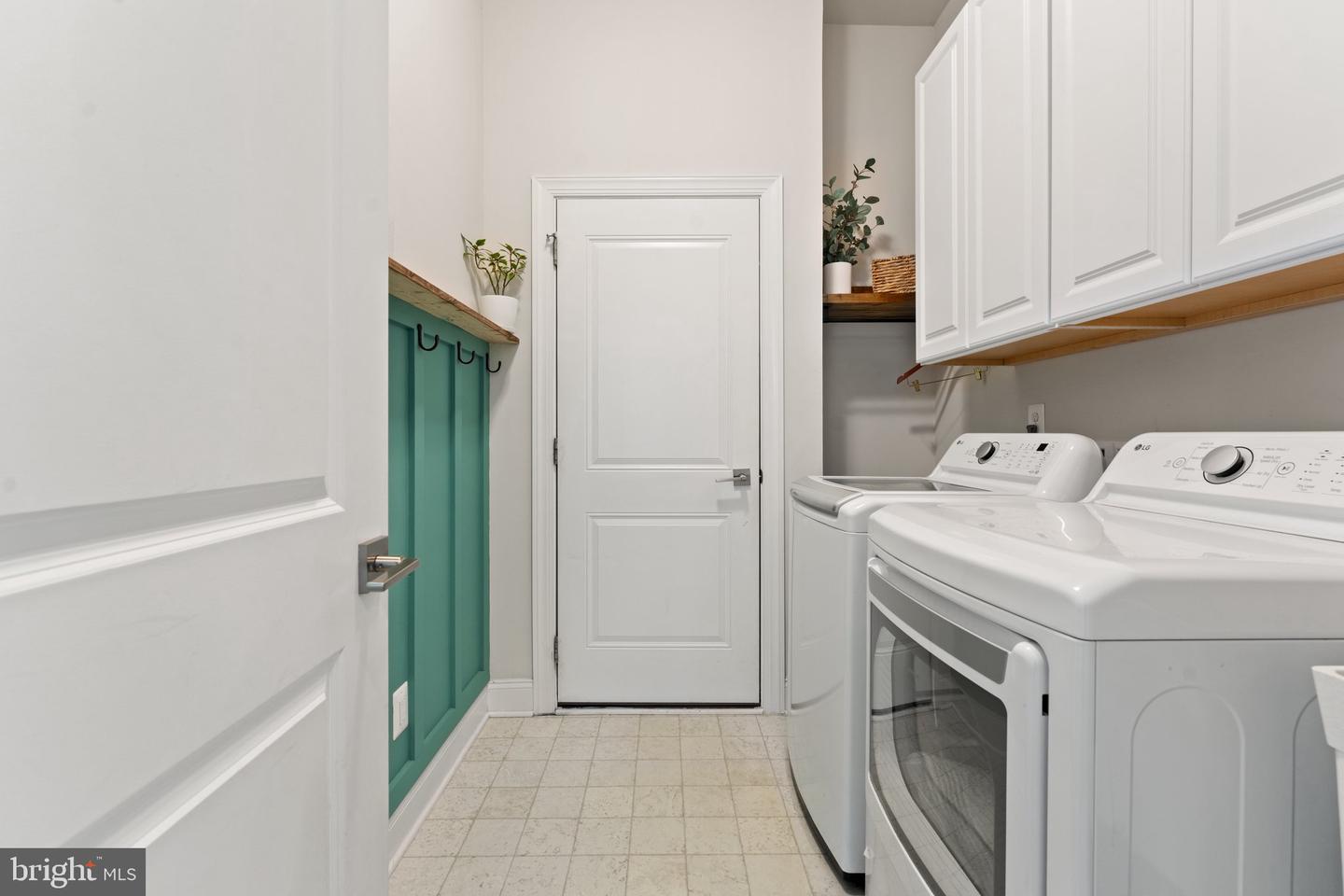 15350 CUTLER CREEK WAY, HAYMARKET, Virginia 20169, 3 Bedrooms Bedrooms, ,3 BathroomsBathrooms,Residential,For sale,15350 CUTLER CREEK WAY,VAPW2098042 MLS # VAPW2098042