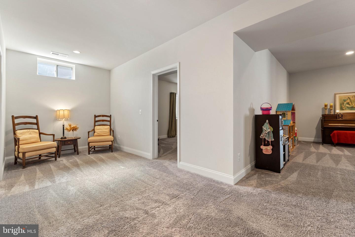 15350 CUTLER CREEK WAY, HAYMARKET, Virginia 20169, 3 Bedrooms Bedrooms, ,3 BathroomsBathrooms,Residential,For sale,15350 CUTLER CREEK WAY,VAPW2098042 MLS # VAPW2098042