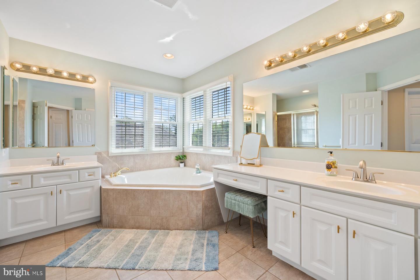 20736 ASHBURN STATION PL, ASHBURN, Virginia 20147, 4 Bedrooms Bedrooms, ,4 BathroomsBathrooms,Residential,For sale,20736 ASHBURN STATION PL,VALO2100544 MLS # VALO2100544