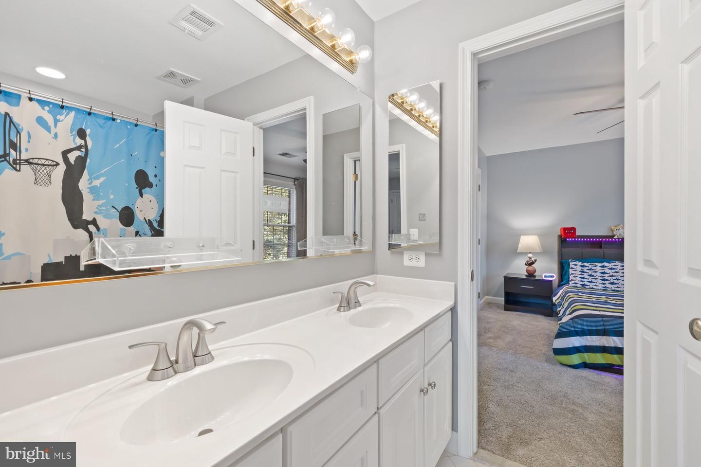 20736 ASHBURN STATION PL, ASHBURN, Virginia 20147, 4 Bedrooms Bedrooms, ,4 BathroomsBathrooms,Residential,For sale,20736 ASHBURN STATION PL,VALO2100544 MLS # VALO2100544