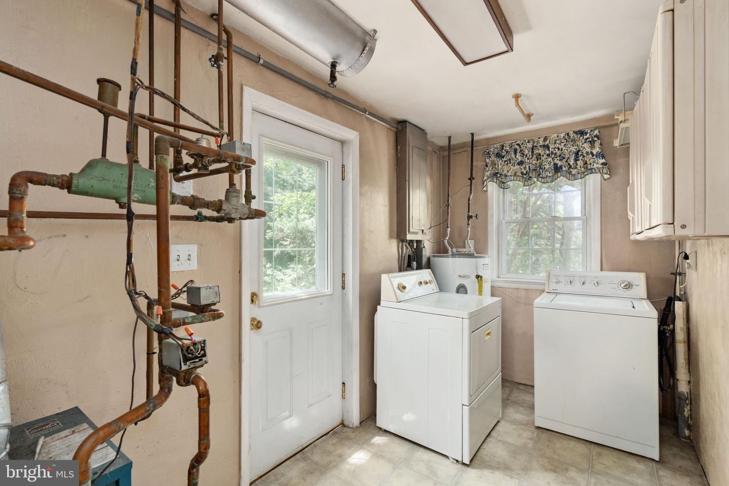 1028 FICKLEN RD, FREDERICKSBURG, Virginia 22405, 4 Bedrooms Bedrooms, ,2 BathroomsBathrooms,Residential,For sale,1028 FICKLEN RD,VAST2040306 MLS # VAST2040306