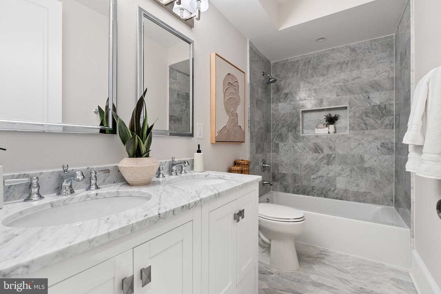 1720 15TH ST NW, WASHINGTON, District Of Columbia 20009, 6 Bedrooms Bedrooms, ,4 BathroomsBathrooms,Residential,For sale,1720 15TH ST NW,DCDC2208044 MLS # DCDC2208044