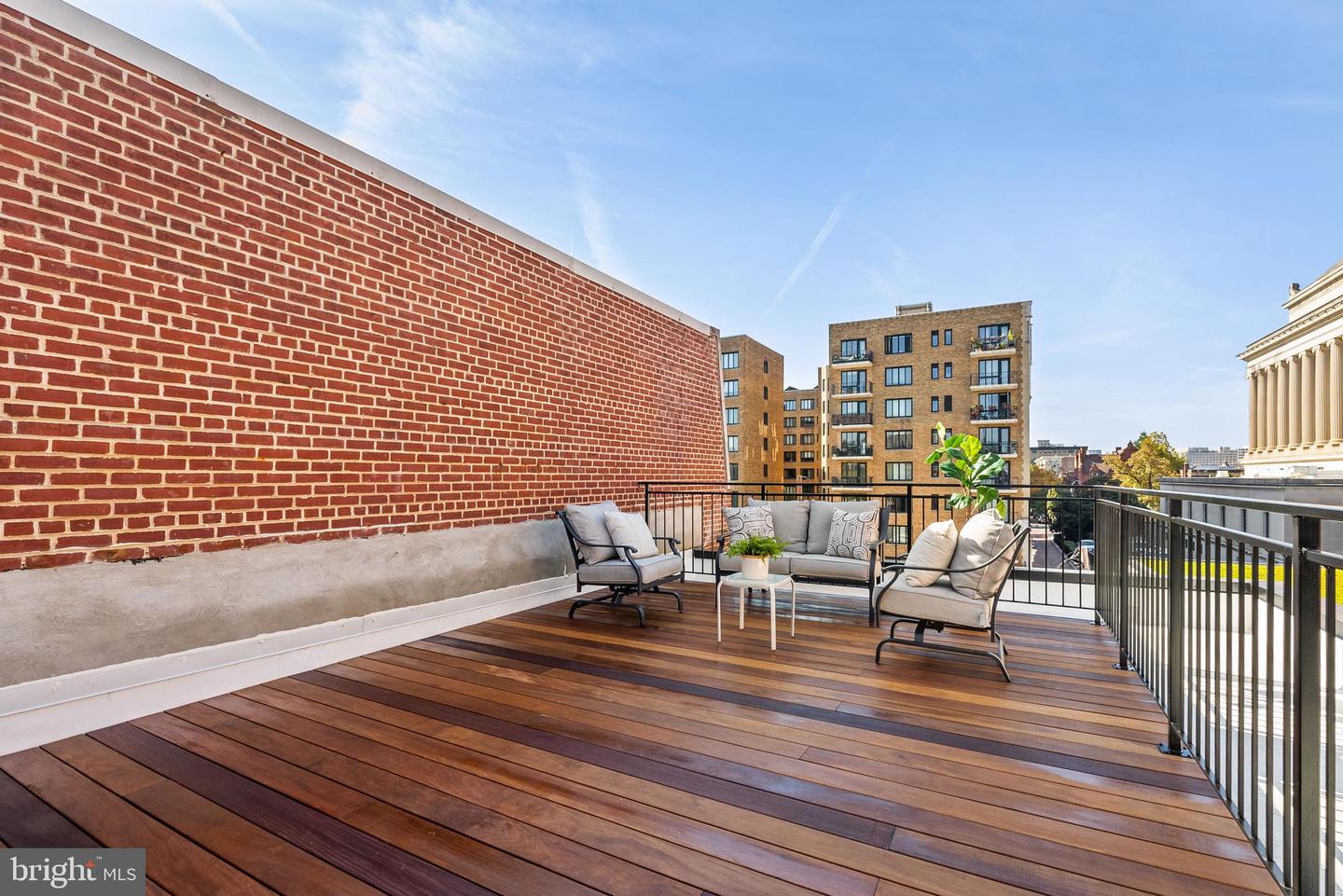 1720 15TH ST NW, WASHINGTON, District Of Columbia 20009, 6 Bedrooms Bedrooms, ,4 BathroomsBathrooms,Residential,For sale,1720 15TH ST NW,DCDC2208044 MLS # DCDC2208044