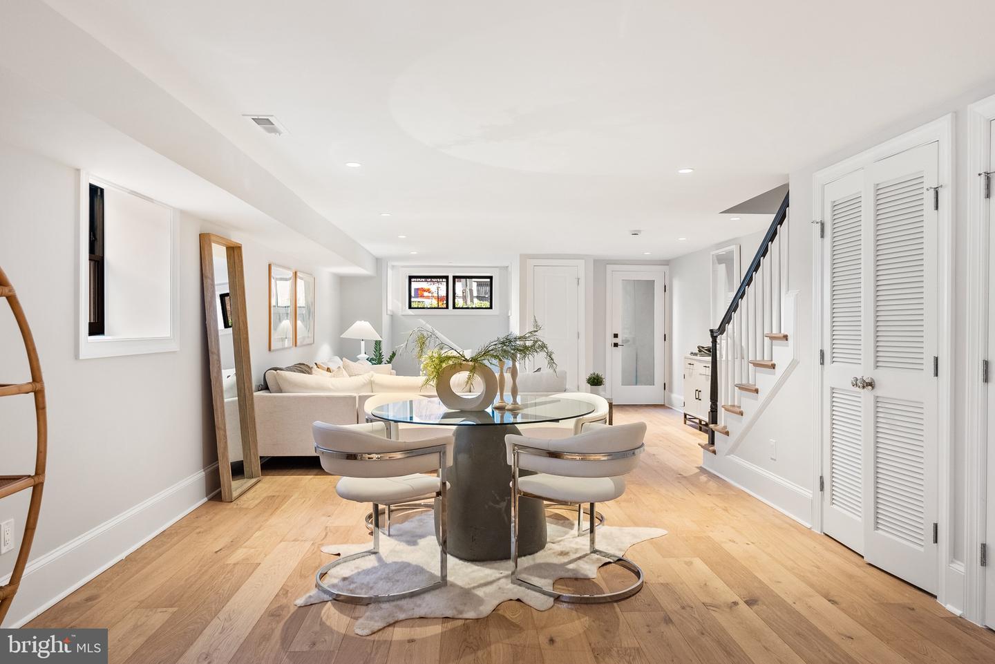 1720 15TH ST NW, WASHINGTON, District Of Columbia 20009, 6 Bedrooms Bedrooms, ,4 BathroomsBathrooms,Residential,For sale,1720 15TH ST NW,DCDC2208044 MLS # DCDC2208044