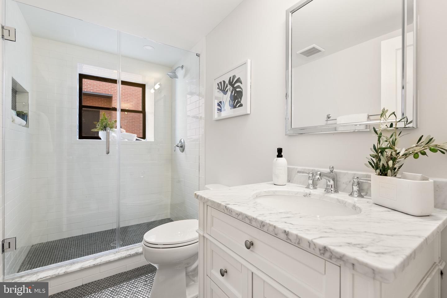 1720 15TH ST NW, WASHINGTON, District Of Columbia 20009, 6 Bedrooms Bedrooms, ,4 BathroomsBathrooms,Residential,For sale,1720 15TH ST NW,DCDC2208044 MLS # DCDC2208044