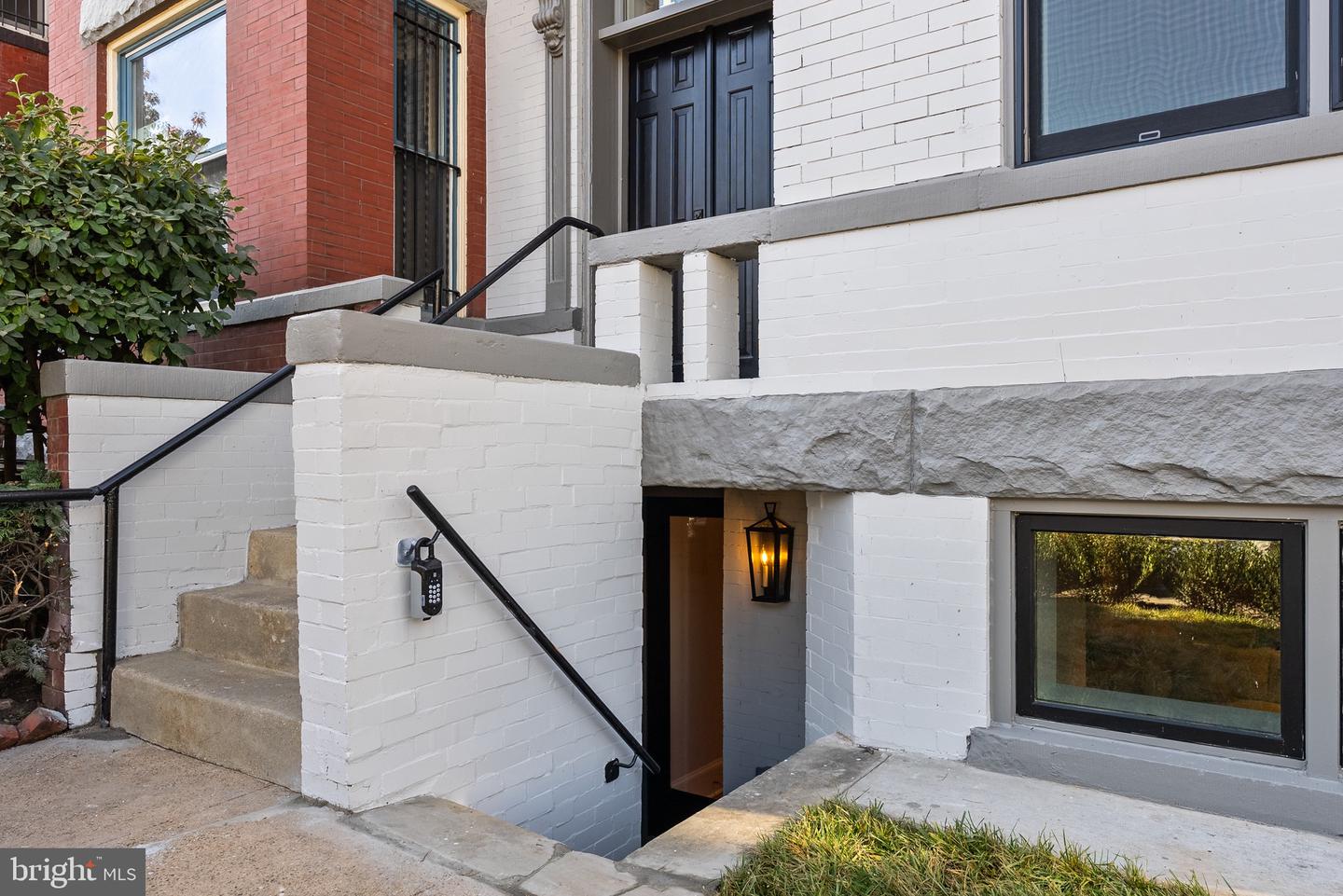 1720 15TH ST NW, WASHINGTON, District Of Columbia 20009, 6 Bedrooms Bedrooms, ,4 BathroomsBathrooms,Residential,For sale,1720 15TH ST NW,DCDC2208044 MLS # DCDC2208044