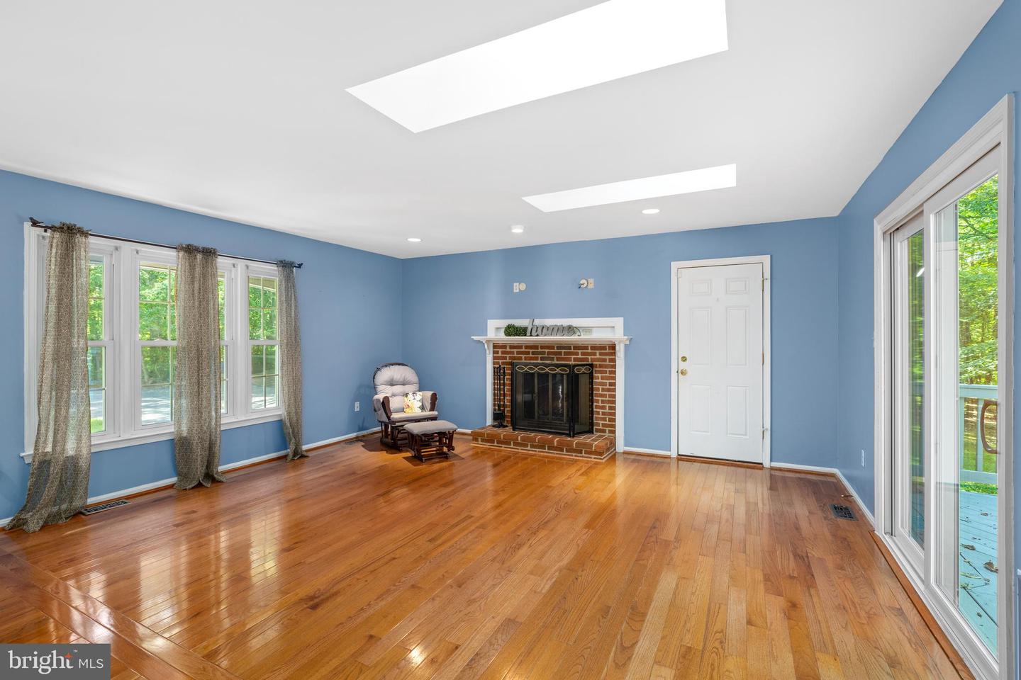 4910 STONEHURST DR, WOODBRIDGE, Virginia 22192, 5 Bedrooms Bedrooms, ,2 BathroomsBathrooms,Residential,For sale,4910 STONEHURST DR,VAPW2098072 MLS # VAPW2098072