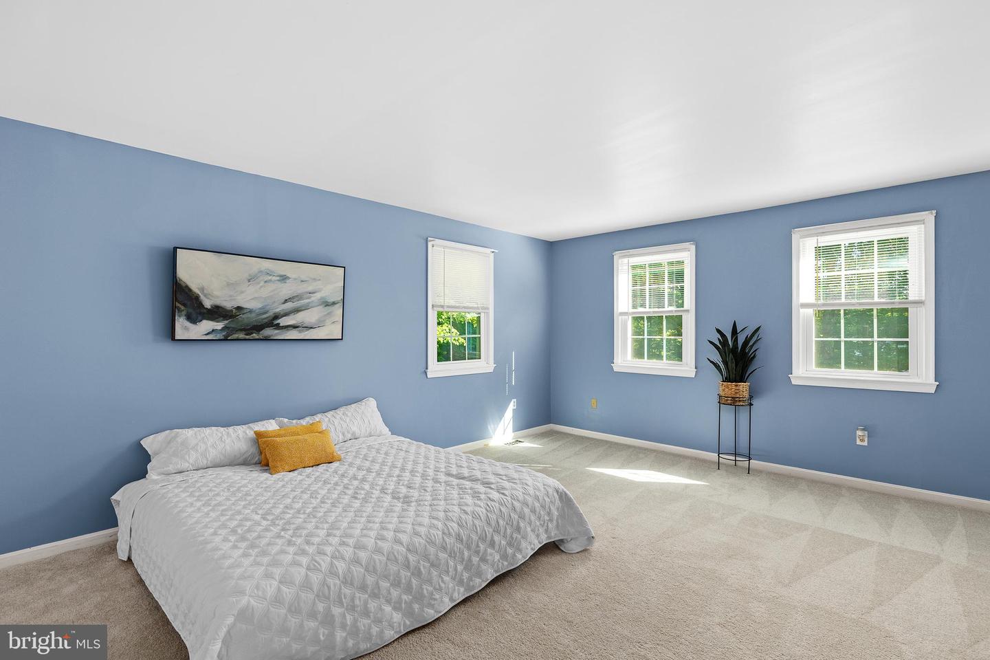 4910 STONEHURST DR, WOODBRIDGE, Virginia 22192, 5 Bedrooms Bedrooms, ,2 BathroomsBathrooms,Residential,For sale,4910 STONEHURST DR,VAPW2098072 MLS # VAPW2098072