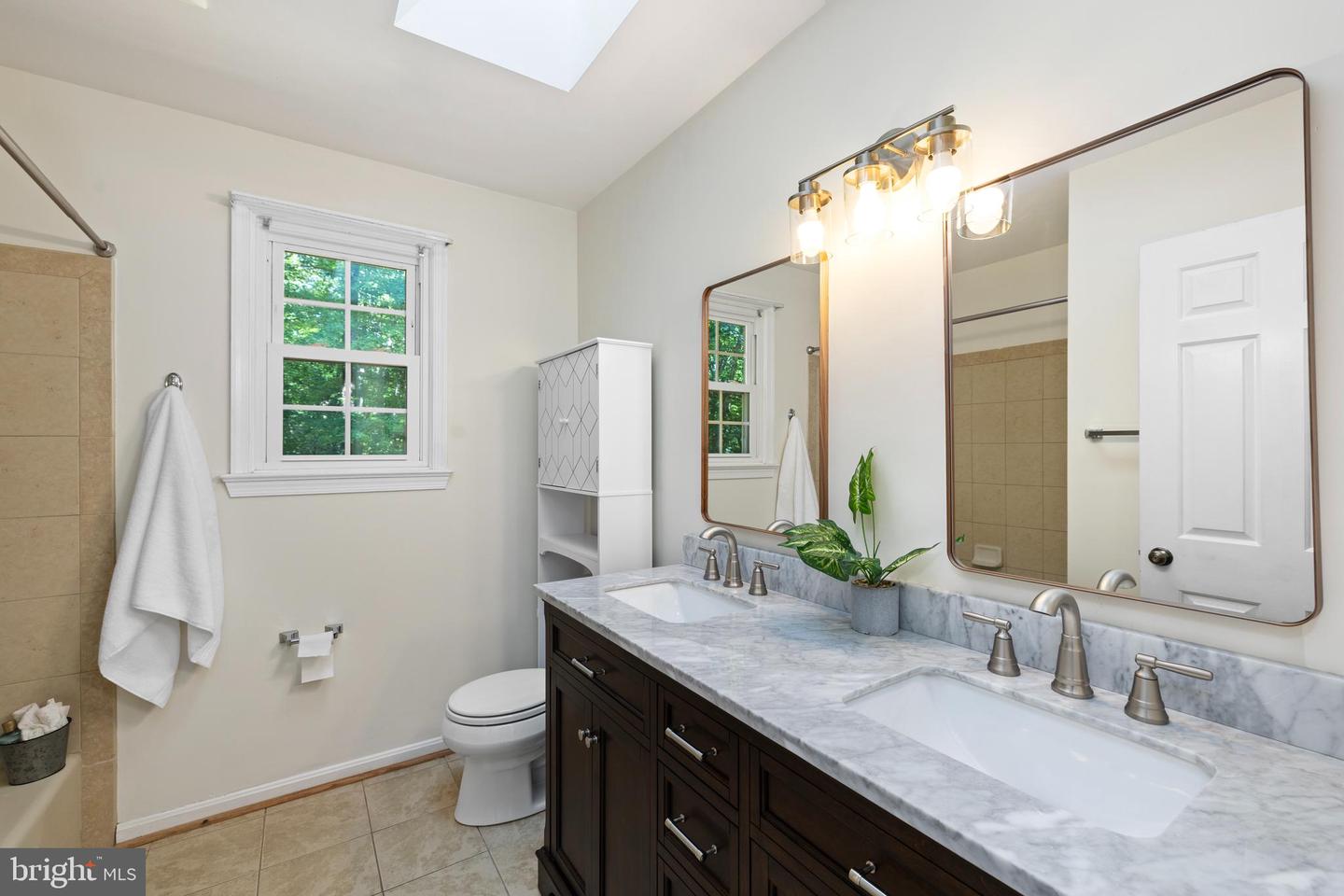 4910 STONEHURST DR, WOODBRIDGE, Virginia 22192, 5 Bedrooms Bedrooms, ,2 BathroomsBathrooms,Residential,For sale,4910 STONEHURST DR,VAPW2098072 MLS # VAPW2098072