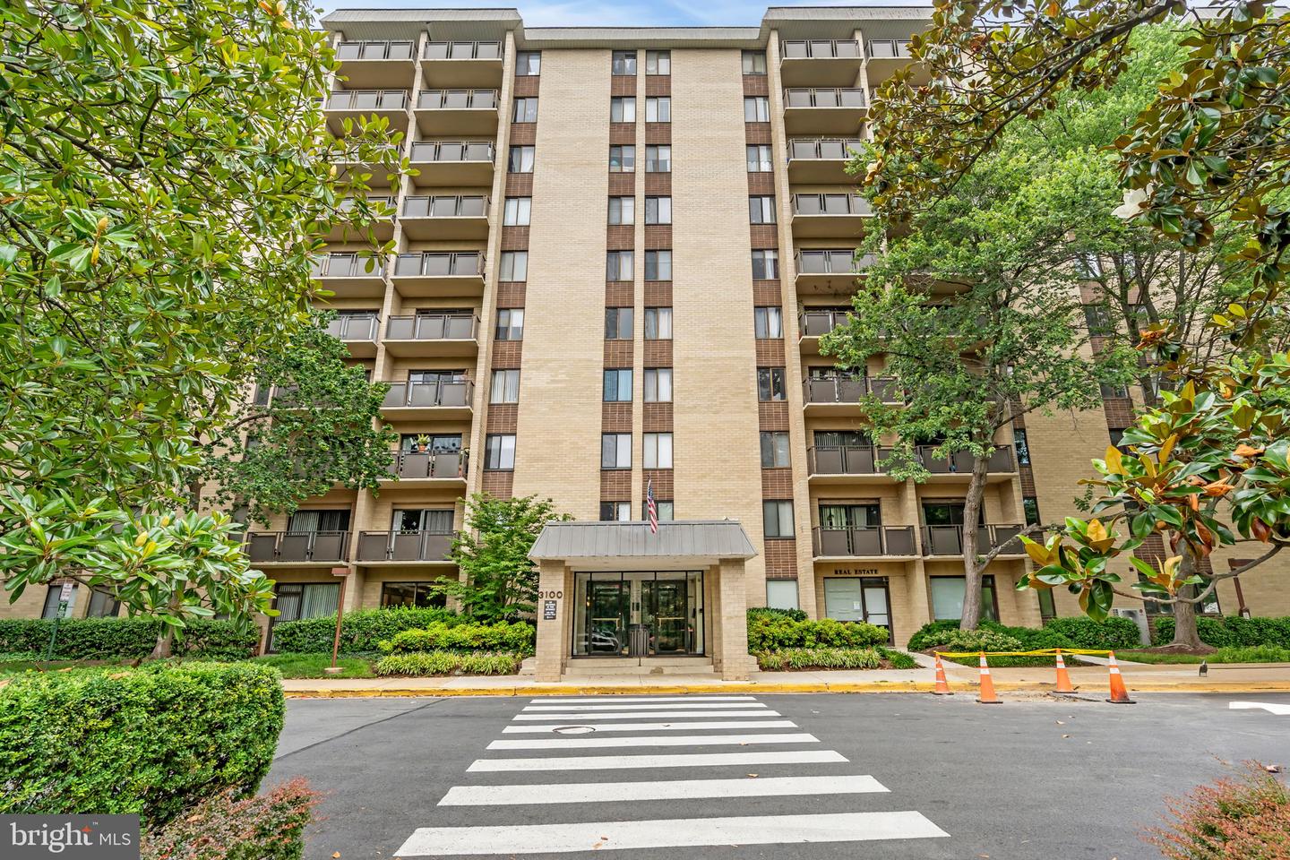 3100 S MANCHESTER ST #827, FALLS CHURCH, Virginia 22044, 2 Bedrooms Bedrooms, ,1 BathroomBathrooms,Residential,For sale,3100 S MANCHESTER ST #827,VAFX2251732 MLS # VAFX2251732