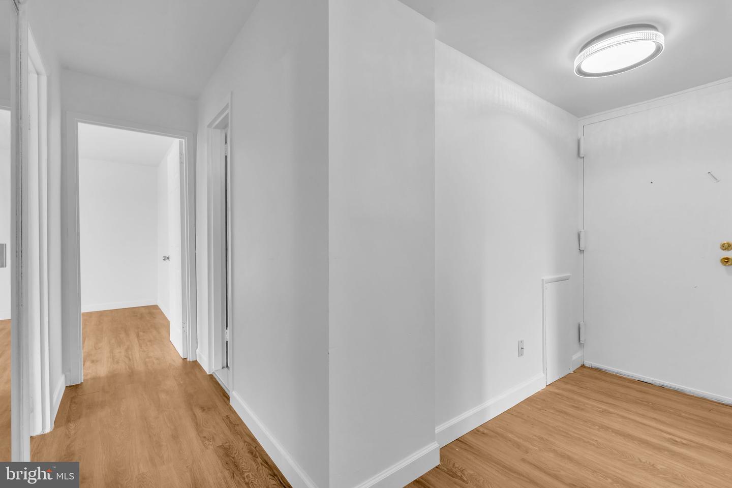 3100 S MANCHESTER ST #827, FALLS CHURCH, Virginia 22044, 2 Bedrooms Bedrooms, ,1 BathroomBathrooms,Residential,For sale,3100 S MANCHESTER ST #827,VAFX2251732 MLS # VAFX2251732