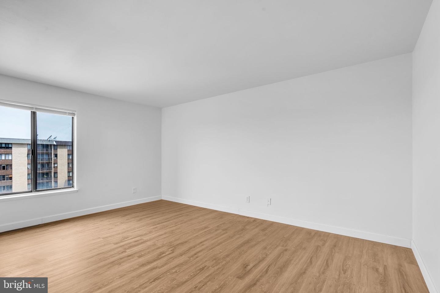 3100 S MANCHESTER ST #827, FALLS CHURCH, Virginia 22044, 2 Bedrooms Bedrooms, ,1 BathroomBathrooms,Residential,For sale,3100 S MANCHESTER ST #827,VAFX2251732 MLS # VAFX2251732