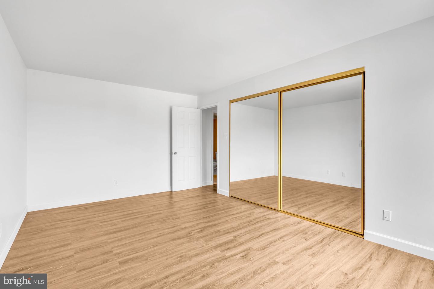 3100 S MANCHESTER ST #827, FALLS CHURCH, Virginia 22044, 2 Bedrooms Bedrooms, ,1 BathroomBathrooms,Residential,For sale,3100 S MANCHESTER ST #827,VAFX2251732 MLS # VAFX2251732
