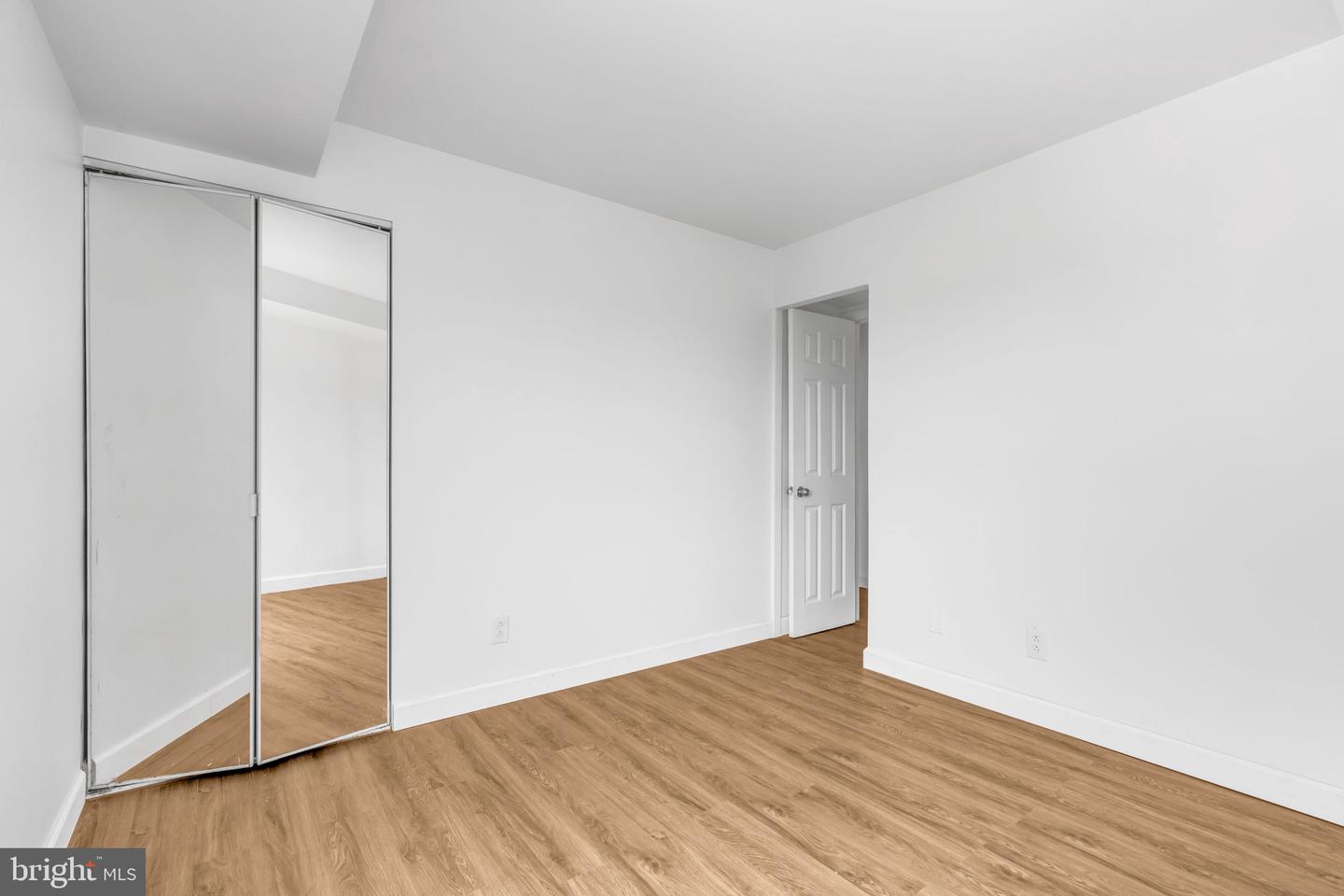 3100 S MANCHESTER ST #827, FALLS CHURCH, Virginia 22044, 2 Bedrooms Bedrooms, ,1 BathroomBathrooms,Residential,For sale,3100 S MANCHESTER ST #827,VAFX2251732 MLS # VAFX2251732