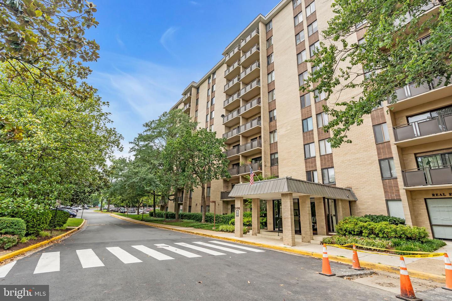 3100 S MANCHESTER ST #827, FALLS CHURCH, Virginia 22044, 2 Bedrooms Bedrooms, ,1 BathroomBathrooms,Residential,For sale,3100 S MANCHESTER ST #827,VAFX2251732 MLS # VAFX2251732