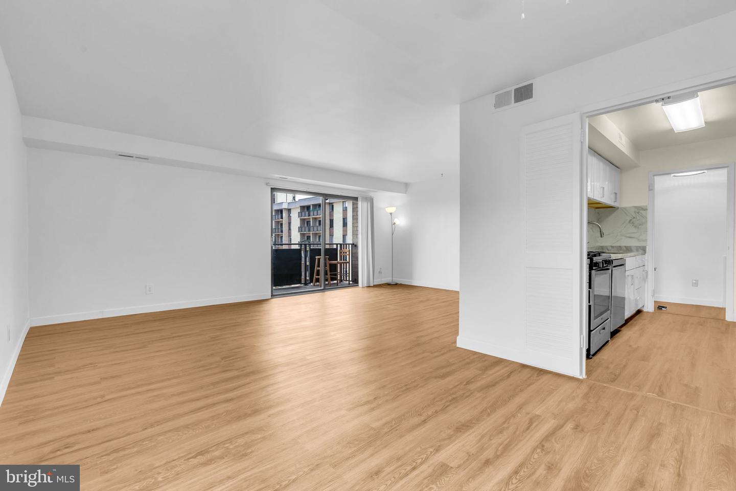 3100 S MANCHESTER ST #827, FALLS CHURCH, Virginia 22044, 2 Bedrooms Bedrooms, ,1 BathroomBathrooms,Residential,For sale,3100 S MANCHESTER ST #827,VAFX2251732 MLS # VAFX2251732