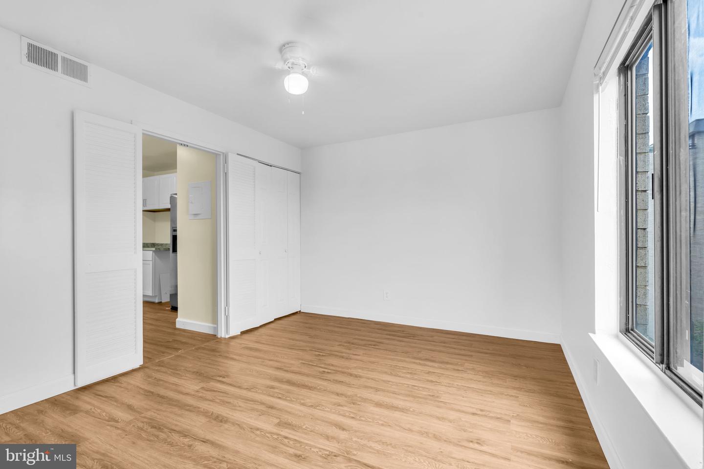 3100 S MANCHESTER ST #827, FALLS CHURCH, Virginia 22044, 2 Bedrooms Bedrooms, ,1 BathroomBathrooms,Residential,For sale,3100 S MANCHESTER ST #827,VAFX2251732 MLS # VAFX2251732
